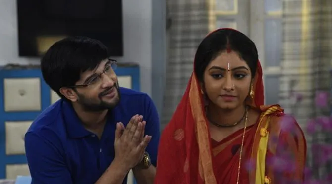 Tele Academy Award 2019 best Bengali serial pair Krishnakoli