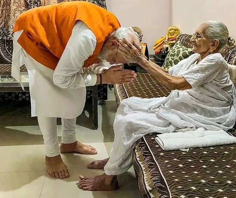 PM Modi birthday, modi with mother on his birthday