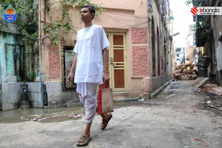 দুর্গা পিতুরি লেন, durga pituri lane, দুর্গাপুজা, Durga puja, বাঙ্গালির দুর্গাপূজা, Building collapses, স্যাঁকরা পাড়া, Bengali Durga puja, কলকাতা, Kolkata, North Kolkata, মধ্য কলকাতা, Kolkata's puja, pathuriaghata, বনেদি বাড়ি, Bonedi bari, পুজোর থিম, Kumortuli to Pujo Pandals, দুর্গাপূজা ২০১৯, Durga puja 2019, কুমোরটুলি, kumortuli, নবরাত্রি, navratri