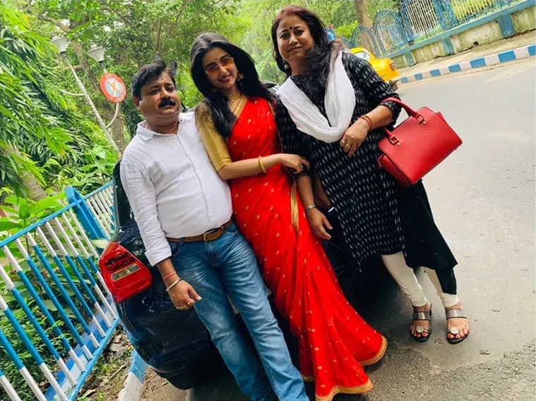 Swastika Dutta with her parents