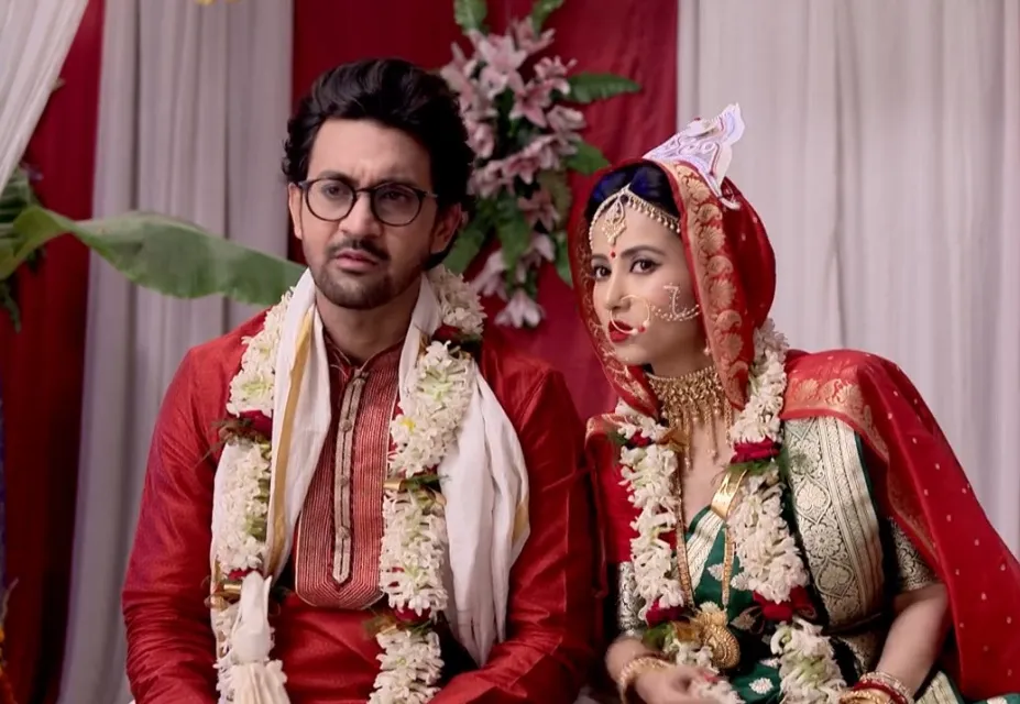 Syed Arefin and Monami Ghosh in Star Jalsha Irabotir Chupkatha