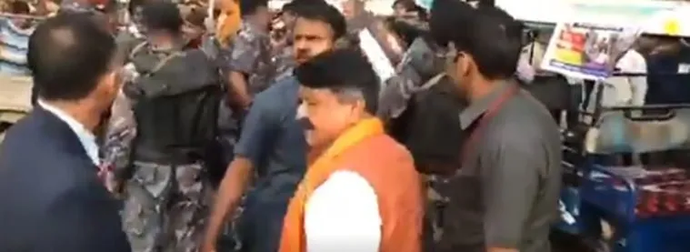 Kailash Vijayvargiya, কৈলাশ বিজয়বর্গীয়, কৈলাশ বিজয়বর্গী, কৈলাস বিজয়বর্গীয়, কৈলাস বিজয়বর্গীয়, Kailash Vijayvargiya, বিজয়বর্গীয়, বিজয়বর্গী, কৈলাশ, কৈলাস, news, Kailash Vijayvargiya latest news, কৈলাশ বিজয়বর্গীয়কে ঘিরে বিক্ষোভ, bjp leader Kailash Vijayvargiya, Kailash Vijayvargiya bjp, বিজেপি নেতা কৈলাশ বিজয়বর্গীয়, মুর্শিদাবাদে কৈলাশ বিজয়বর্গীয়কে ঘিরে বিক্ষোভ