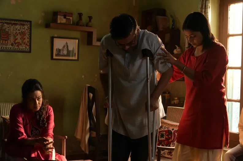 Rituparna Sengupta Saswata Chatterjee starrer Indrasis Acharya's Parcel movie review
