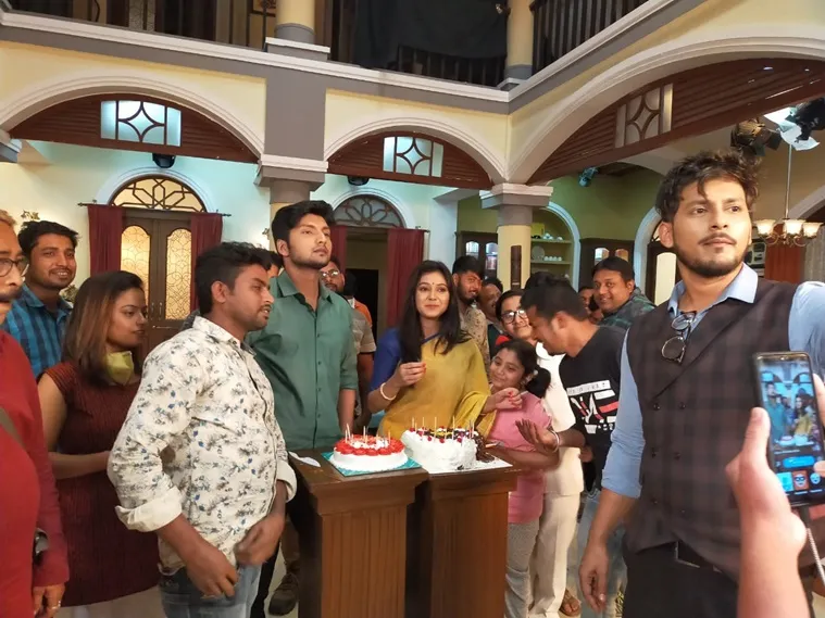 Sharly Modak Raja Goswami Souvik Banerjee starrer Colors Bangla Chirodini Tumi Je Amar completes 200 episodes