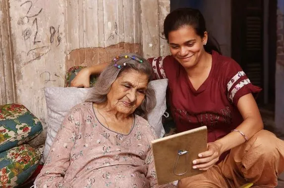 Veteran actress Farrukh Jafar happy that people loved her in Gulabo Sitabo