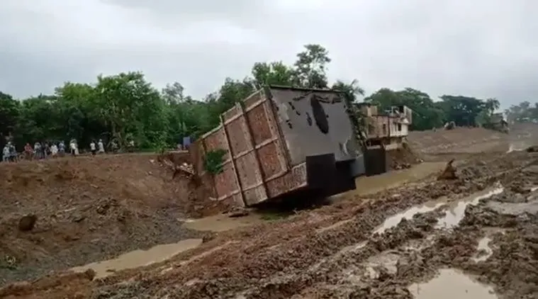 daspur house collapsed
