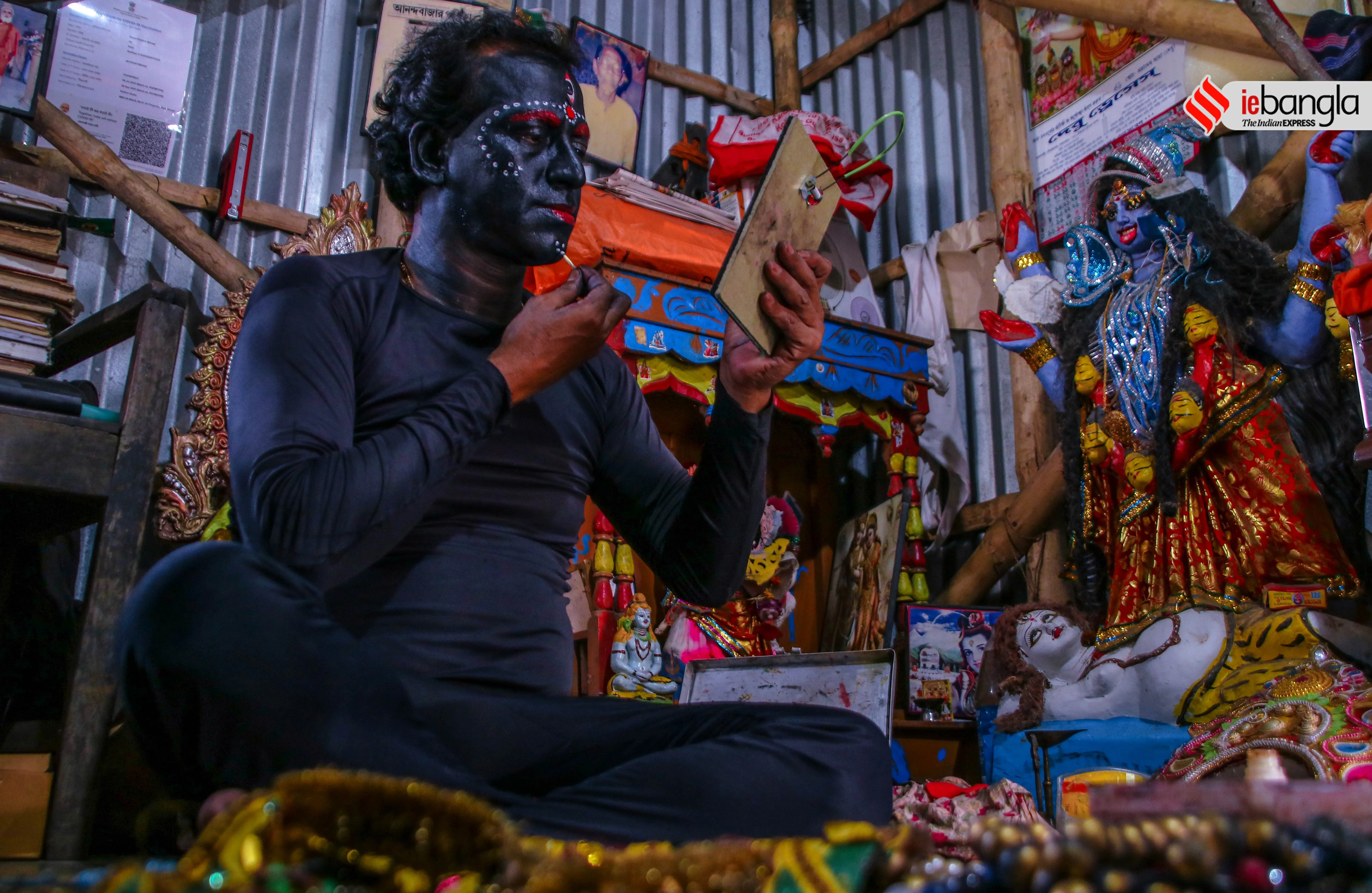 বহুরূপী, Bohurupi, বহুরূপী শিল্পী, Bohurupi artist, কৃষ্ণ বৈরাগী, Krishna Bairagi, হারিয়ে যাওয়া বহুরূপী, living statue artist, কলকাতার বহুরূপী, diya, দীপাবলি, Diwali, আলোকসজ্জা, festival, প্রদীপ, potters, Diwali 2021, কালীপূজা, Hindu festival, মৃৎশিল্পী, মাটির প্রদীপ, diya, দীপাবলি, diwali, আলোকসজ্জা, festival, প্রদীপ, potters, diwali 2021, কালীপূজা, hindu festival, মৃৎশিল্পী, প্রদীপের নীচেই অন্ধকার, করোনা, corona, কোভিড-১৯, Covid-19, করোনা মহামারী, Corona Pandemic, ২০২১, প্রদীপ গ্রাম, earthen lamps village, চালতাবেড়িয়া, Chaltaberia, বারাসাত, barasat, বারাসাতের কালীপূজা, Barasat Kalipuja, ভারত-বাংলাদেশ, India-Bangladesh, শিল্পী, artist, কুটির শিল্প, Cottage industry, কুটির শিল্পী, Cottage artist, পশ্চিমবঙ্গের কুটির শিল্প, Cottage industry in West Bengal, ইন্ডিয়া রেকর্ড, India Record, West Bengal news, indian express, কলেজ স্ট্রিট, college street, করোনা, corona, corona news, Bangla Khabar, বাংলার খবর, Bangla News Live, বাংলার ব্রেকিং নিউজ, Breaking Bangla News,Bangali news, বাংলায় সর্বশেষ খবর, লেটেস্ট খবর, News in Bengali, Bengali News Today, বাংলা নিউজ, Bengali News, করোনা মহামারী, corona pandemic, Bangla Khabor, কোভিড-১৯, covid, News in Bangla, করোনা ২০২১, corona 2021, 24 Ghanta Bangla News, Bangla News, covid-19