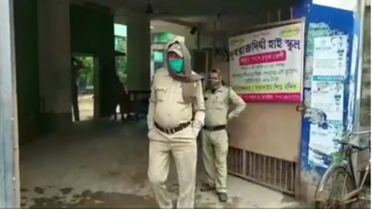 Attack on Actress Subhashree Ganguly father heckle at burdwan, accused tmc