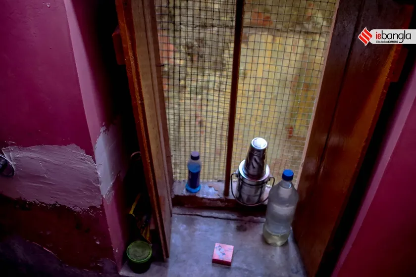 kolkata, কলকাতা, Sonagachi, সোনাগাছি, prostitution, যৌনপল্লী, Red light area, রেড লাইট এলাকা, Sex worker, যৌনতা, Sex, যৌনকর্মী, prostitution in india,  ইন্ডিয়া রেকর্ড, India Record, West Bengal news, indian express, কলেজ স্ট্রিট, college street, করোনা, corona, corona news, Bangla Khabar, বাংলার খবর, Bangla News Live, বাংলার ব্রেকিং নিউজ, Breaking Bangla News,Bangali news, বাংলায় সর্বশেষ খবর, লেটেস্ট খবর, News in Bengali, Bengali News Today, বাংলা নিউজ, Bengali News, করোনা মহামারী, corona pandemic, Bangla Khabor, কোভিড-১৯, covid, News in Bangla, করোনা ২০২২, corona 2022, 24 Ghanta Bangla News, Bangla News, covid-19 