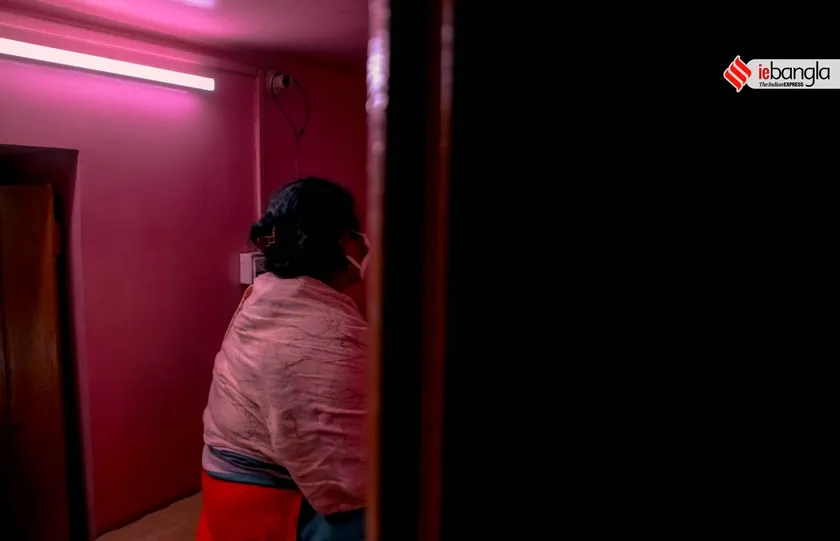kolkata, কলকাতা, Sonagachi, সোনাগাছি, prostitution, যৌনপল্লী, Red light area, রেড লাইট এলাকা, Sex worker, যৌনতা, Sex, যৌনকর্মী, prostitution in india,  ইন্ডিয়া রেকর্ড, India Record, West Bengal news, indian express, কলেজ স্ট্রিট, college street, করোনা, corona, corona news, Bangla Khabar, বাংলার খবর, Bangla News Live, বাংলার ব্রেকিং নিউজ, Breaking Bangla News,Bangali news, বাংলায় সর্বশেষ খবর, লেটেস্ট খবর, News in Bengali, Bengali News Today, বাংলা নিউজ, Bengali News, করোনা মহামারী, corona pandemic, Bangla Khabor, কোভিড-১৯, covid, News in Bangla, করোনা ২০২২, corona 2022, 24 Ghanta Bangla News, Bangla News, covid-19 