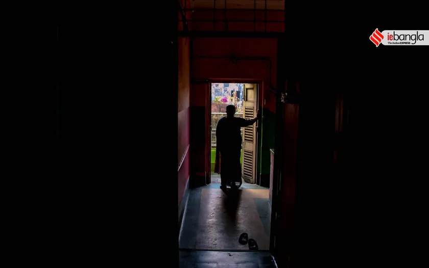 kolkata, কলকাতা, Sonagachi, সোনাগাছি, prostitution, যৌনপল্লী, Red light area, রেড লাইট এলাকা, Sex worker, যৌনতা, Sex, যৌনকর্মী, prostitution in india,  ইন্ডিয়া রেকর্ড, India Record, West Bengal news, indian express, কলেজ স্ট্রিট, college street, করোনা, corona, corona news, Bangla Khabar, বাংলার খবর, Bangla News Live, বাংলার ব্রেকিং নিউজ, Breaking Bangla News,Bangali news, বাংলায় সর্বশেষ খবর, লেটেস্ট খবর, News in Bengali, Bengali News Today, বাংলা নিউজ, Bengali News, করোনা মহামারী, corona pandemic, Bangla Khabor, কোভিড-১৯, covid, News in Bangla, করোনা ২০২২, corona 2022, 24 Ghanta Bangla News, Bangla News, covid-19 