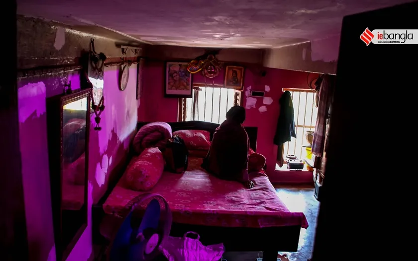 kolkata, কলকাতা, Sonagachi, সোনাগাছি, prostitution, যৌনপল্লী, Red light area, রেড লাইট এলাকা, Sex worker, যৌনতা, Sex, যৌনকর্মী, prostitution in india,  ইন্ডিয়া রেকর্ড, India Record, West Bengal news, indian express, কলেজ স্ট্রিট, college street, করোনা, corona, corona news, Bangla Khabar, বাংলার খবর, Bangla News Live, বাংলার ব্রেকিং নিউজ, Breaking Bangla News,Bangali news, বাংলায় সর্বশেষ খবর, লেটেস্ট খবর, News in Bengali, Bengali News Today, বাংলা নিউজ, Bengali News, করোনা মহামারী, corona pandemic, Bangla Khabor, কোভিড-১৯, covid, News in Bangla, করোনা ২০২২, corona 2022, 24 Ghanta Bangla News, Bangla News, covid-19 