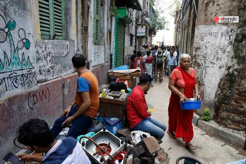 Bowbazar horror returns: residents rushes to leave homes
