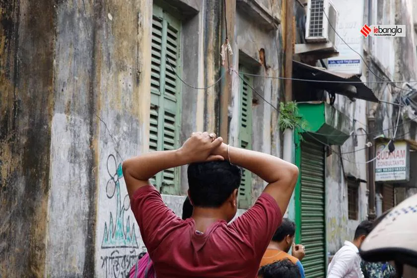 Bowbazar horror returns: residents rushes to leave homes