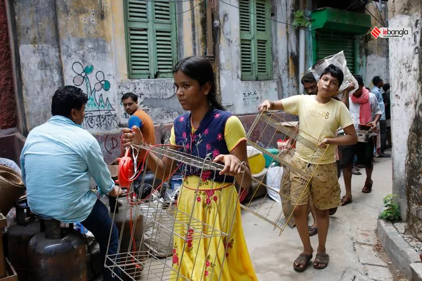 Bowbazar horror returns: residents rushes to leave homes