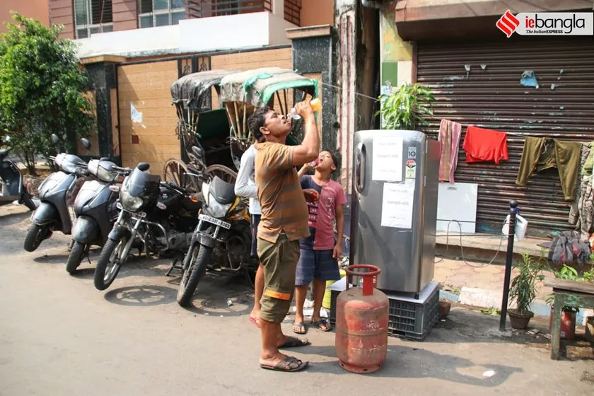 To serve cold water in summer, Kolkata Youth installs fridge beside road