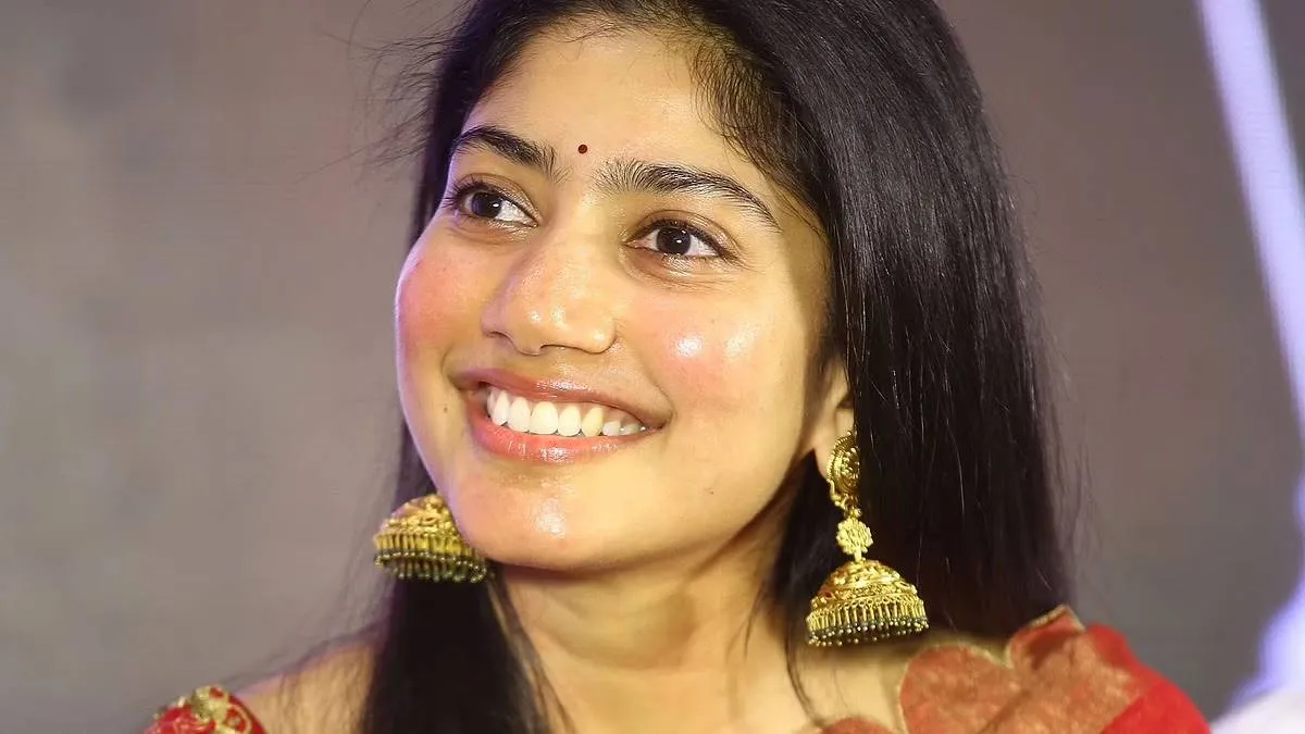 Sai Pallavi, Sai pallavi comment on Kashmiri Pandits, Kashmiri Hindu exodus, cow vigilantes, sai pallavi gallery, sai pallavi photos, entertainment news