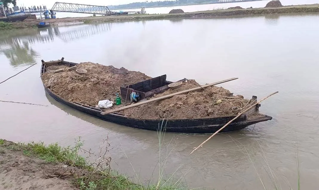 TMC MLA Manoranjan Bapari apprehended illegal sand smuggling