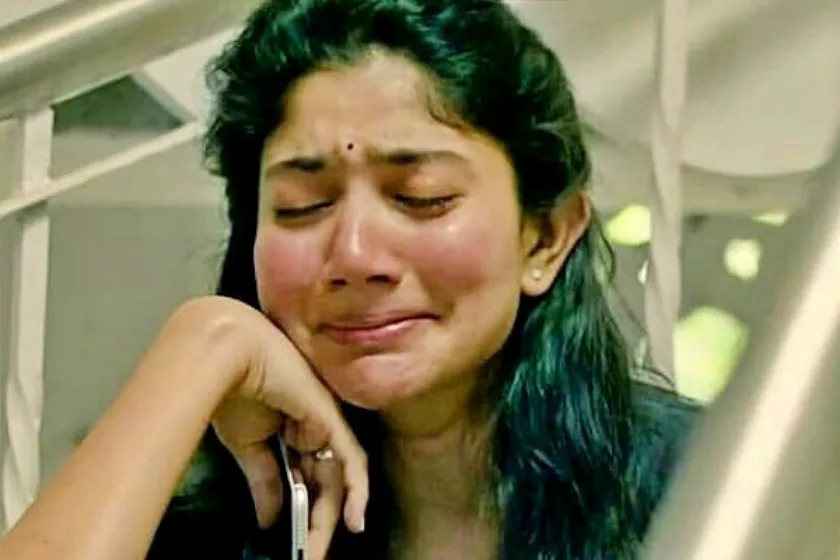 Sai Pallavi, Sai Pallavi controversy, complaint files against Sai Pallavi, Bajrang Dal on Sai Pallavi, Sai Pallavi on Kashmiri Pandit, সাই পল্লবী, দক্ষিণী অভিনেত্রী সাই পল্লবী, কাশ্মিরী পণ্ডিতদের নিয়ে সাই পল্লবীর বিতর্কিত মন্তব্য, bengali news today