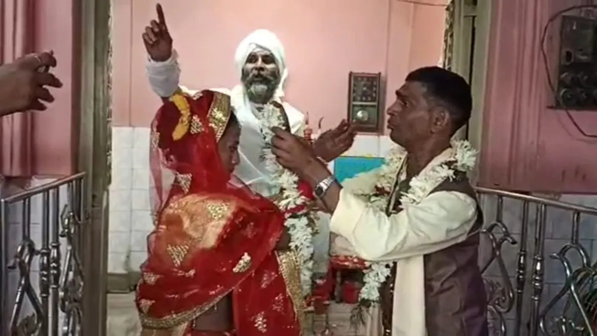 3 Bengal woman help a specially abled girl to get married