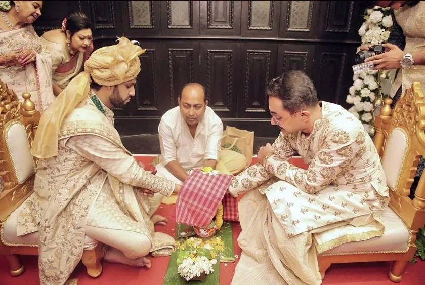 Gay Marriage, Same Sex Marriage, Designer, LGBTQ, gay couple marriage, fashion designer abhishek ray ties knot, সমকামী বিয়ে, বিয়ে করলেন পোশাকশিল্পী অভিষেক রায়
