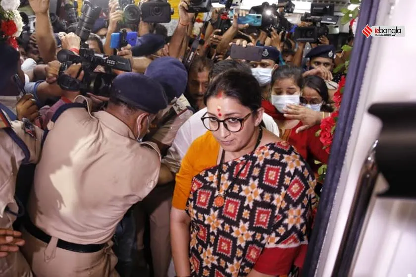 East West Metro, Smriti Irani, Sealdah Metro, Saltlake Sector V, howrah maidan, smriti z irani, bengal bjp