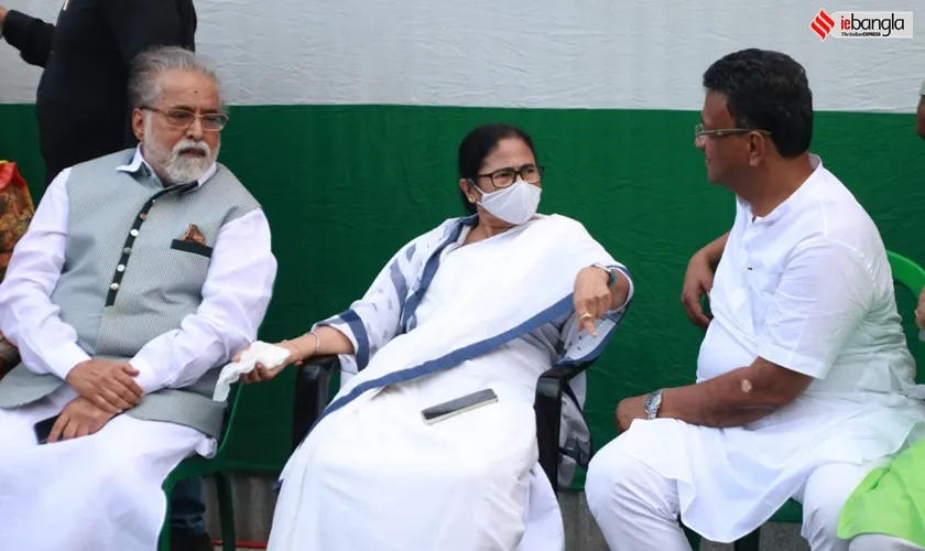 mamata benerjee, মমতা ব্যানার্জী, mamata benerjee tmc, মমতা ব্যানার্জী তৃণমূল, mamata benerjee reviewed preparations for 21 July tmc meeting, ধর্মতলায় তৃমূলের ২১ জুলাইয়ের প্রস্তুতি খতিয়ে দেখলেন মমতা, mamata 21 july reviewed preparations, মমতা ২১ জুলাই ২০২২ ধর্মতলা