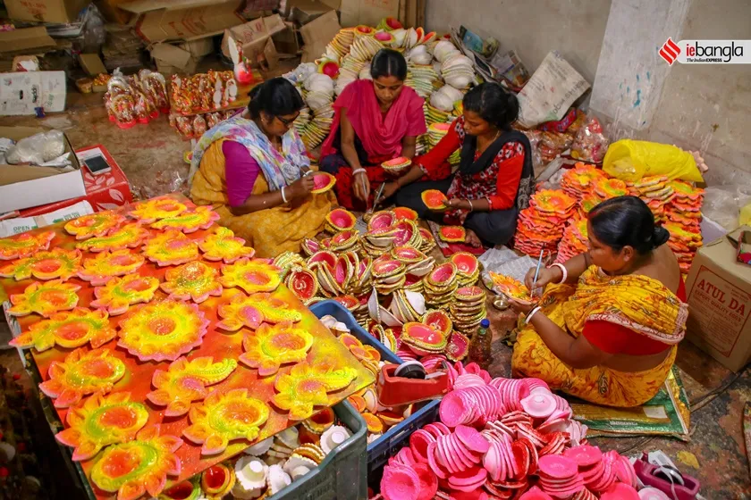 chaltaberiya village diwali light lamp, express photo shashi ghosh 