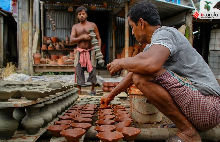 chaltaberiya village diwali light lamp, express photo shashi ghosh 