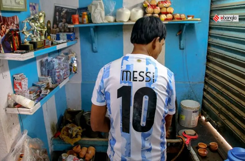 qatar world cup 2022,qatar world cup,qatar 2022,argentina,lionel messi,leo messi, লিওনেল মেসি,মেসির মূর্তি, আর্জেন্টিনা ফ্য়ান্স ক্লাব, কাতার বিশ্বকাপ ২০২২, ফিফা বিশ্বকাপ ২০২২
