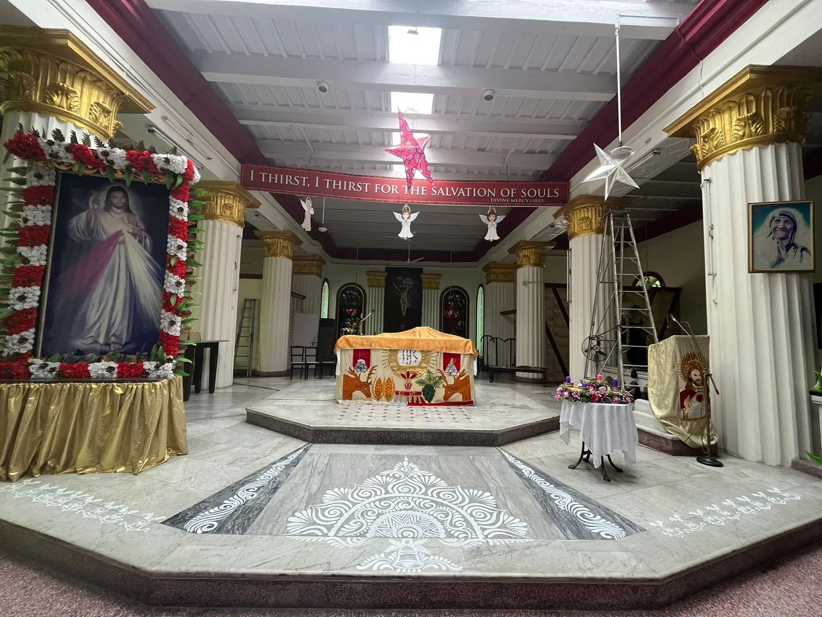 Ratnabali ghosh, church, 25th december, 25th christ birthday, kolkata churches in 25th december, alpana in churches, 