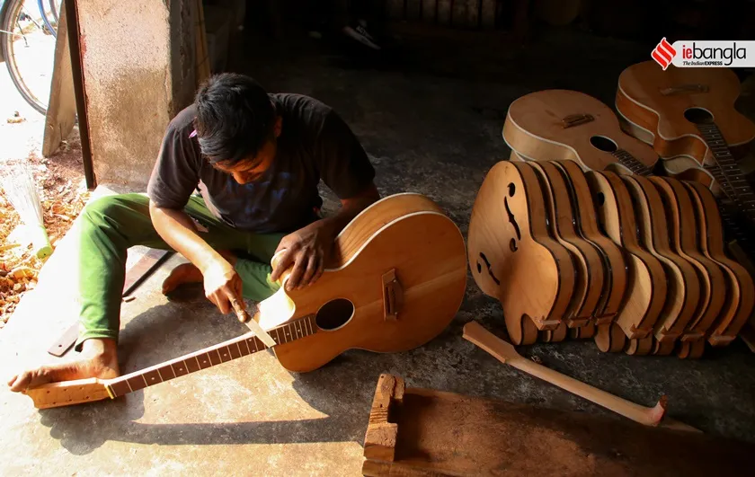 <br />
guiter village shyamnagar, shashi ghosh, west bengal guiter