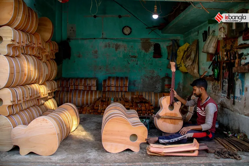 <br />
guiter village shyamnagar, shashi ghosh, west bengal guiter