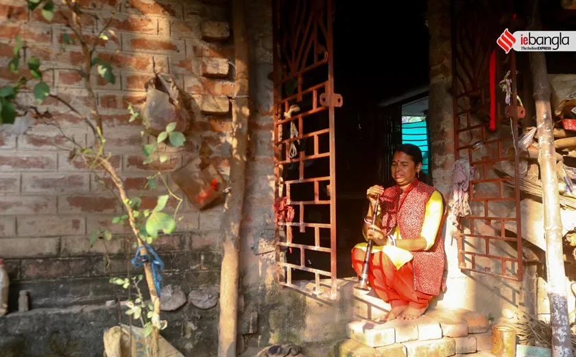 sanai vadak women, anjana nandy, anjana nandy from habra, sanai vadak anjana, shashi ghosh, sashi ghosh ie bangla original  
