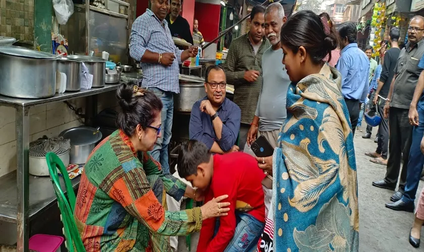 শতাব্দীর সংযোজন, '১৪ বছর ধরে আমি সাংসদ। কর্মীদের বাড়িতেই খাই। এটা আমার কাছে নতুন কিছু নয়।'