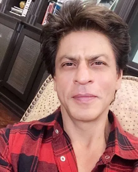 security guard refused to believe on srk