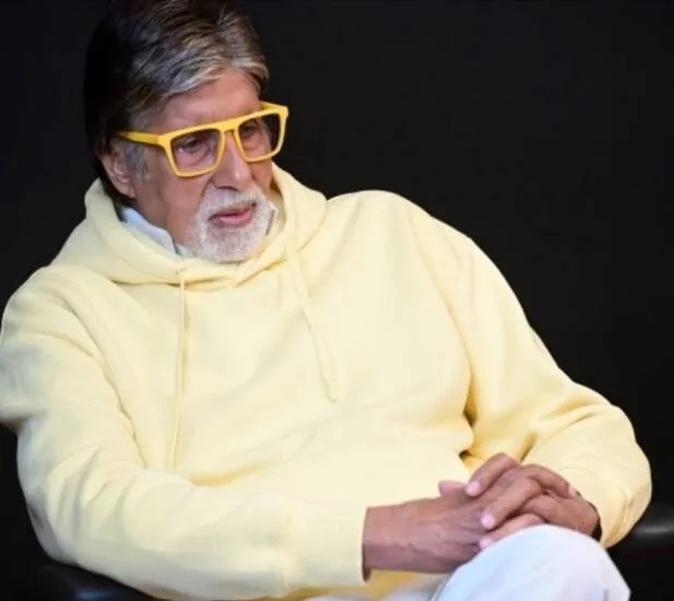 Amitabh Bachchan shooting for Saat Hindustani