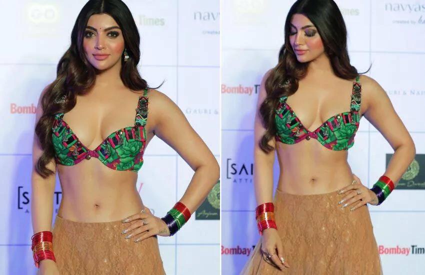 Akanksha Puri glamorous photos