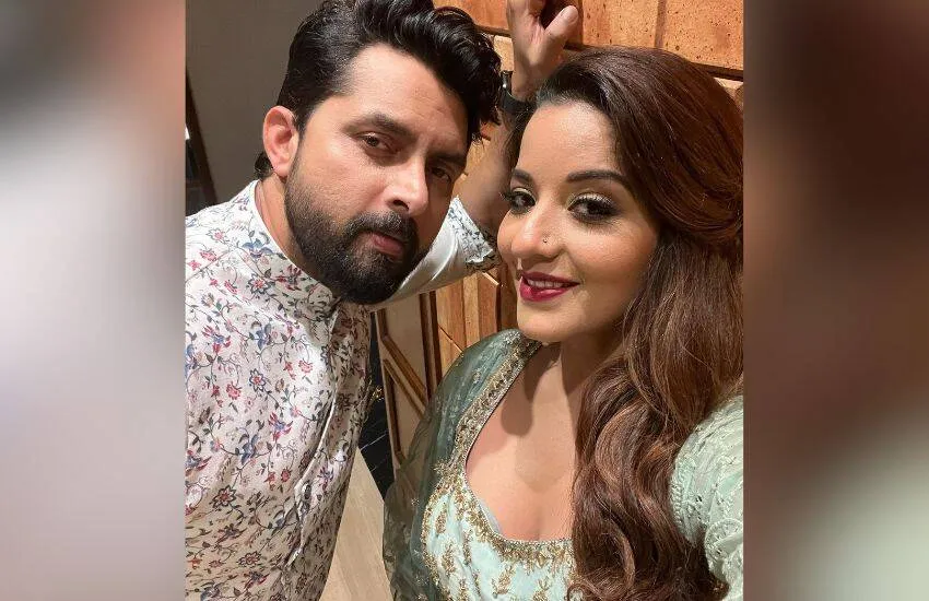 Eid ul Fitr 2023 Monalisa glamorous in Sharara