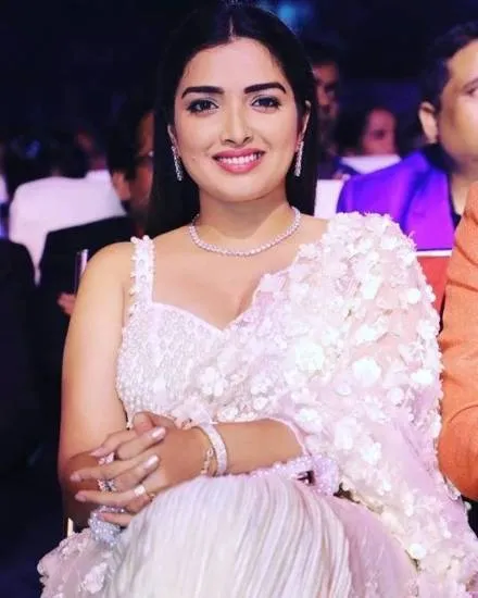 amrapali dubey biography