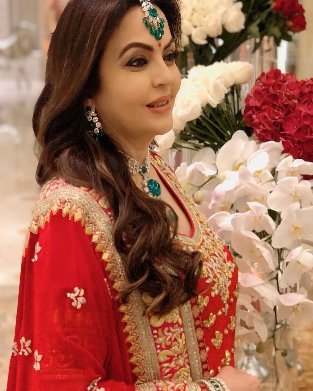 Nita Ambani makeup man 1