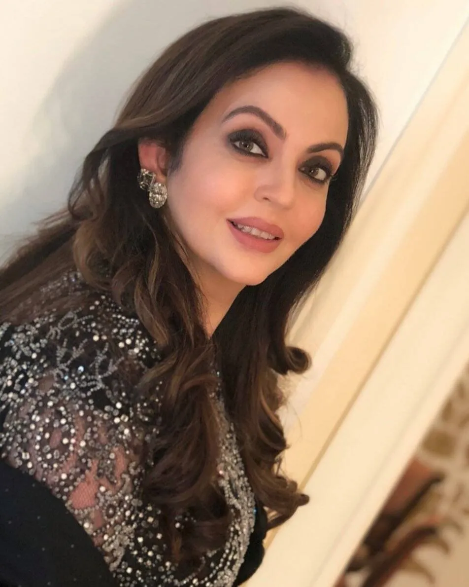 Nita Ambani makeup man 1