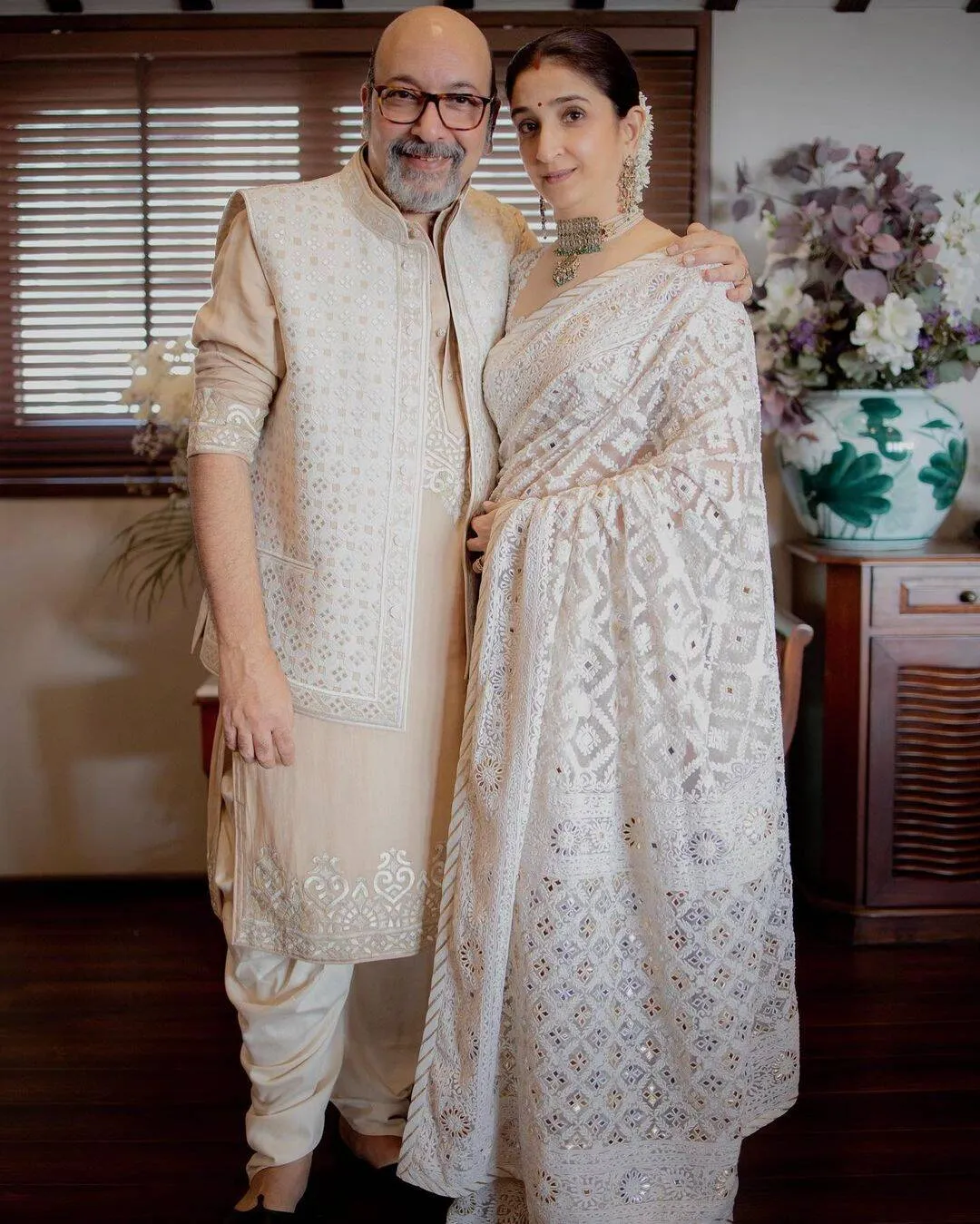 Nita Ambani makeup man 1