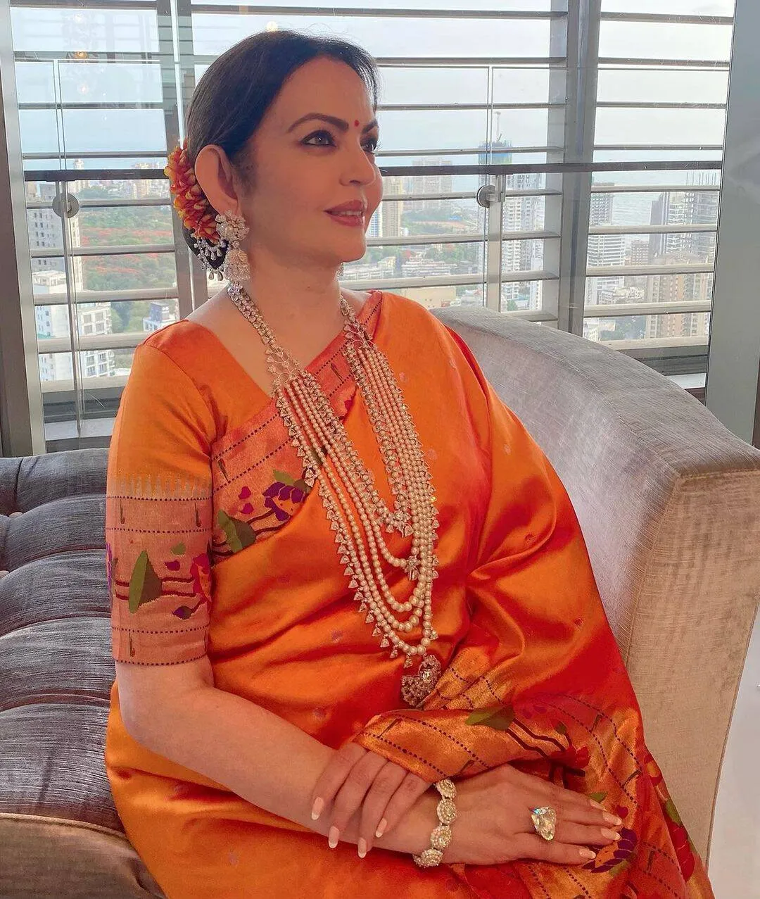 Nita Ambani makeup man 1