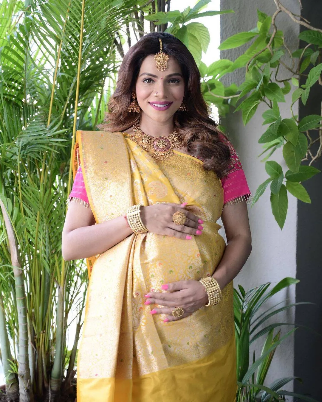 tv-actress-tanvi-thakkar-maternity-photoshoot