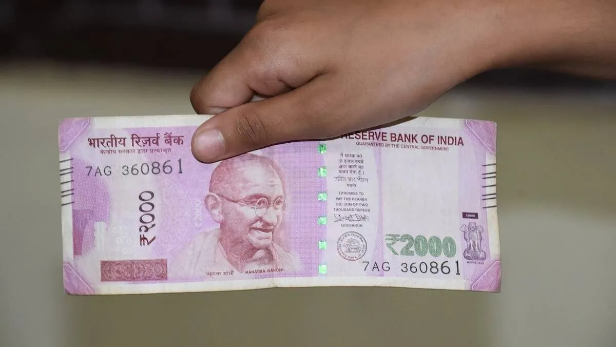 2000 money 1