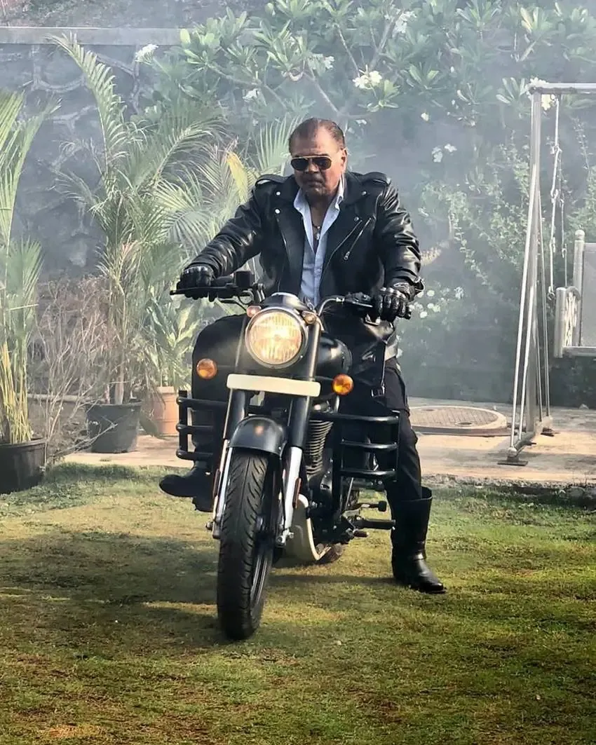 Sharat Saxena Quits Bollywood (2)