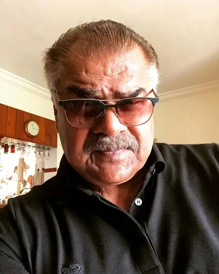 Sharat Saxena Quits Bollywood (5)