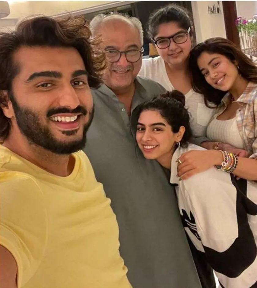 <br />
Celebrities who witnessed their fathers wedding, shahid kapoor, arjun kapoor, puja bhatt, sunny deol, sara ali khan, bollywood celebs who witnessed their fathers wedding 