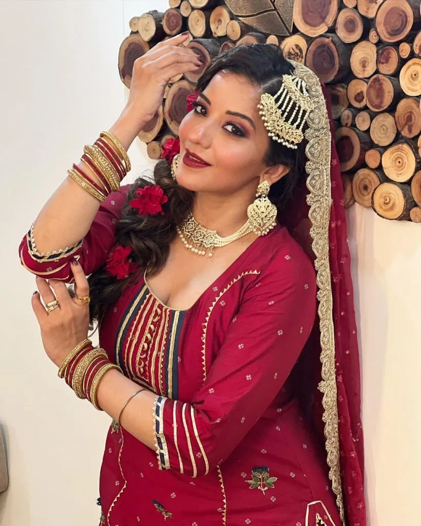 Monalisa Photo (Monalisa Photo latest pic)